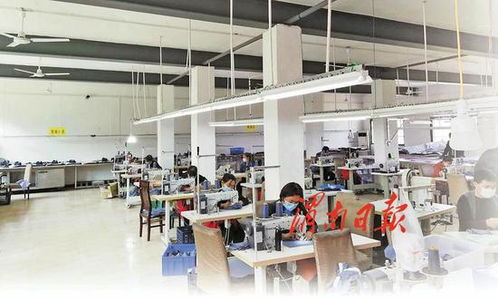 渭南中心城区企业帮扶群众脱贫致富侧记 服装代理点亮希望之路